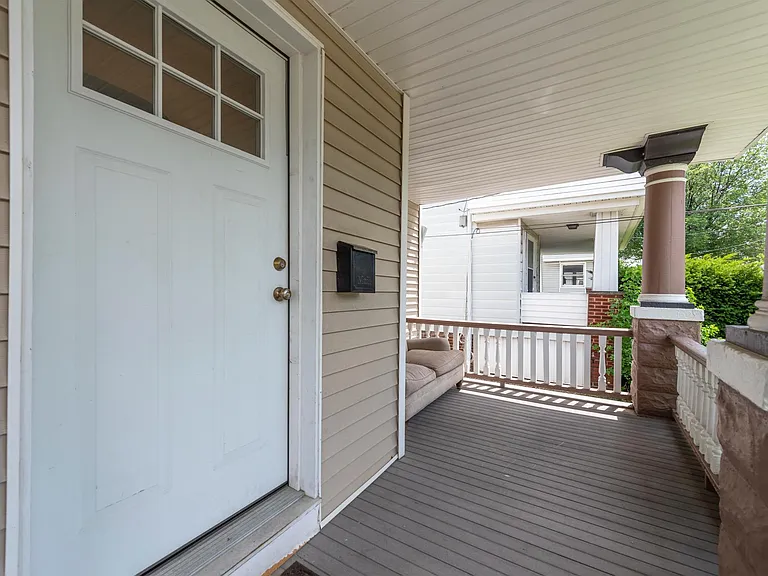 1295 Warren Rd — Photo 4