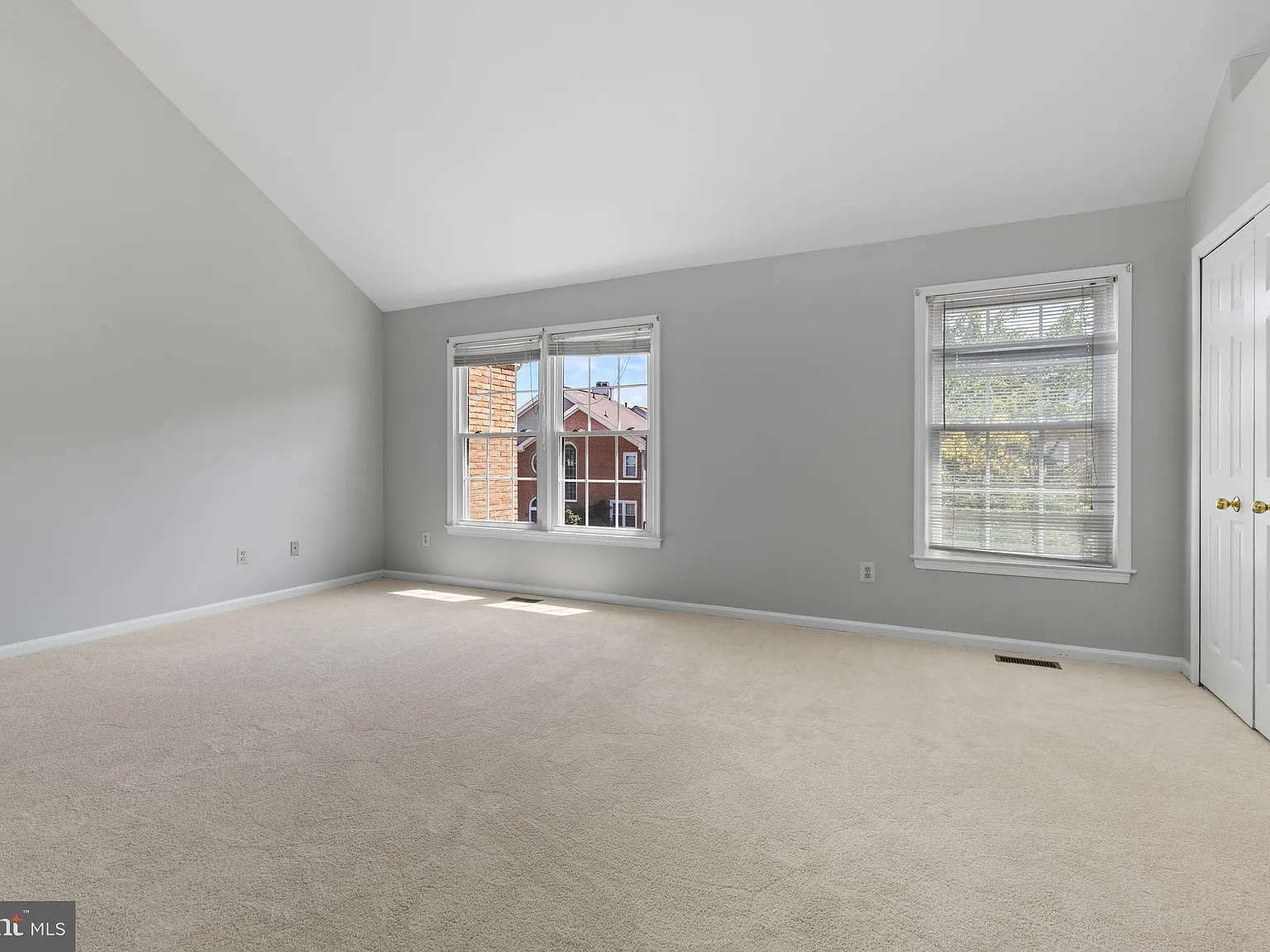 3 bed, 4.0 bath, 1860 sqft, $3,000 — Photo 4