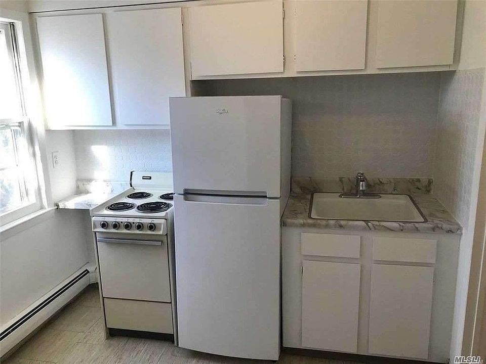 1st image of 2 Glen Ave APT 3