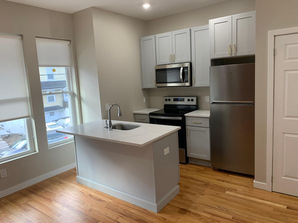 60 Linden Ave #2