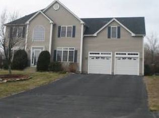 3 Boundary Stone Rd, Sutton, MA 01590