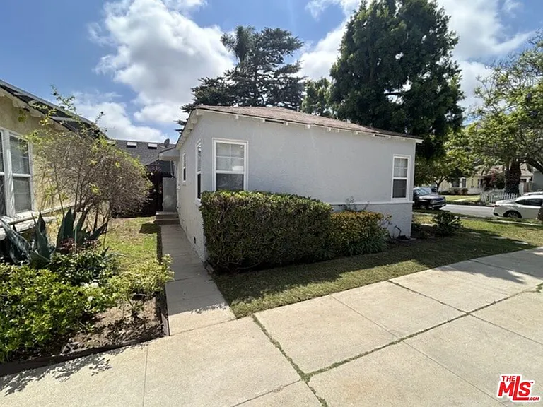 10574 Ayres Ave — Photo 13
