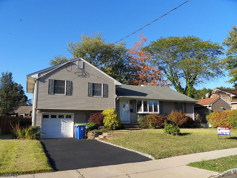 1st image of 742 Cedarcrest Dr