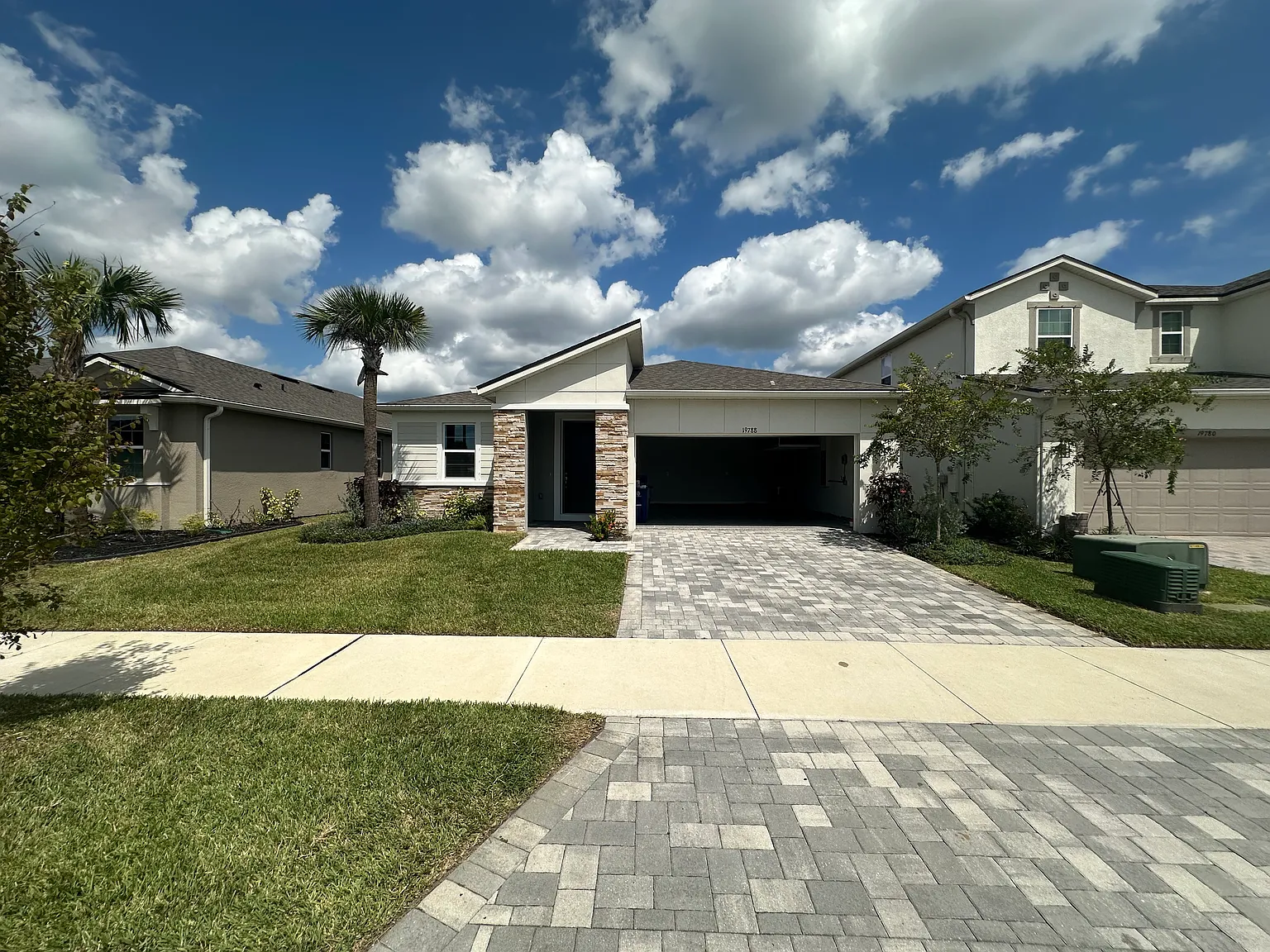 4 bed, 1973 sqft, $3,000 — Photo 1
