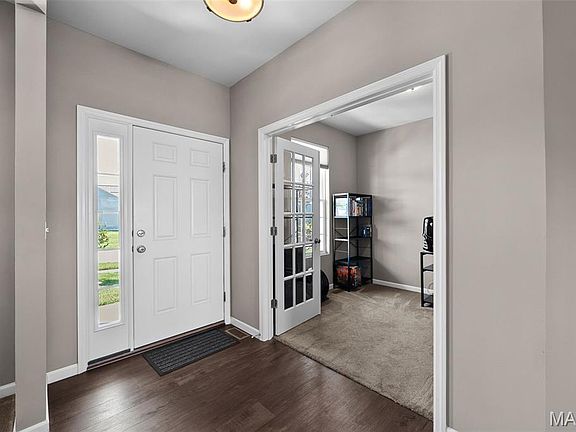 4th image of 1489 Arlington Heights Way