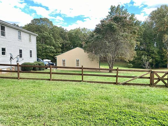 4th image of 29180 Raccoon Ford Rd