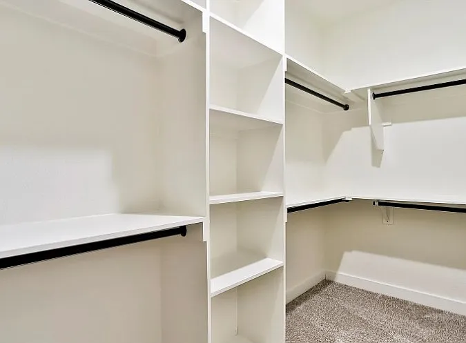 220 Jones St — Photo 10