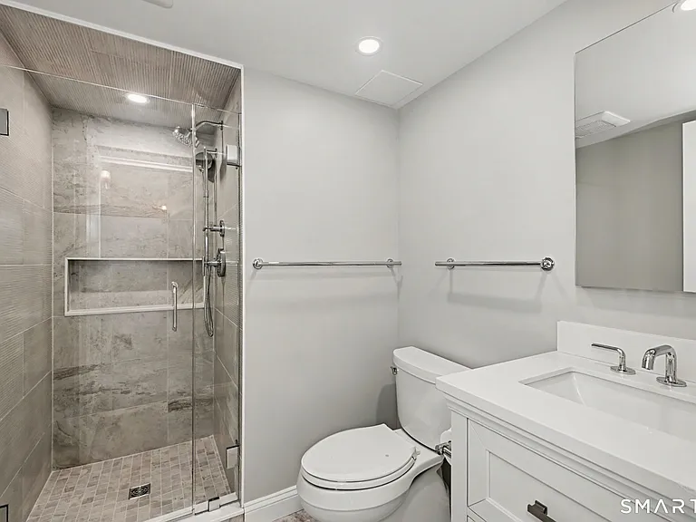 25 Forest St #11A — Photo 15