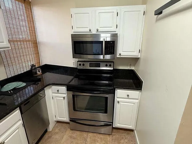 1939 Chestnut St #4C — Photo 10