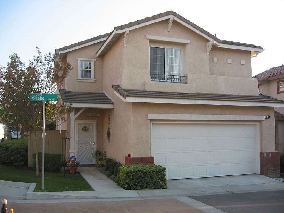 Corner (~ 1700 sqft)