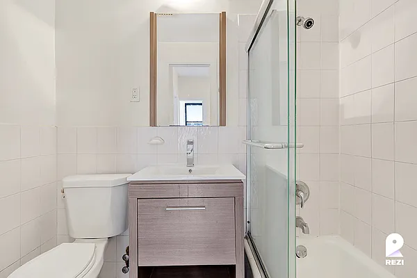 Rented by REZI | media 17