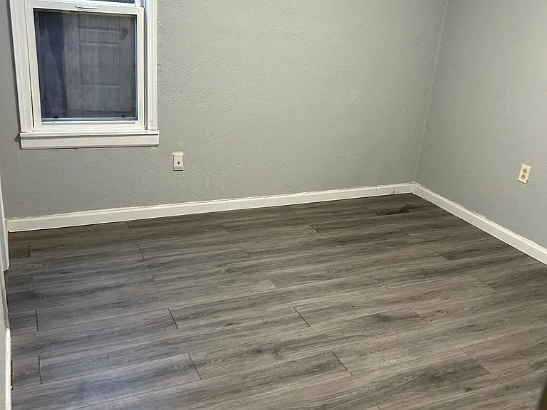 208 E Naches Ave — Photo 16
