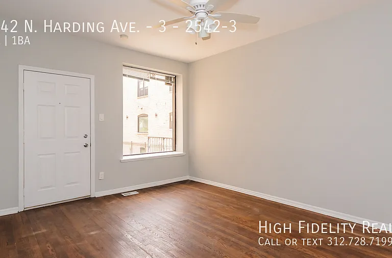 2542 N Harding Ave #3 — Photo 2