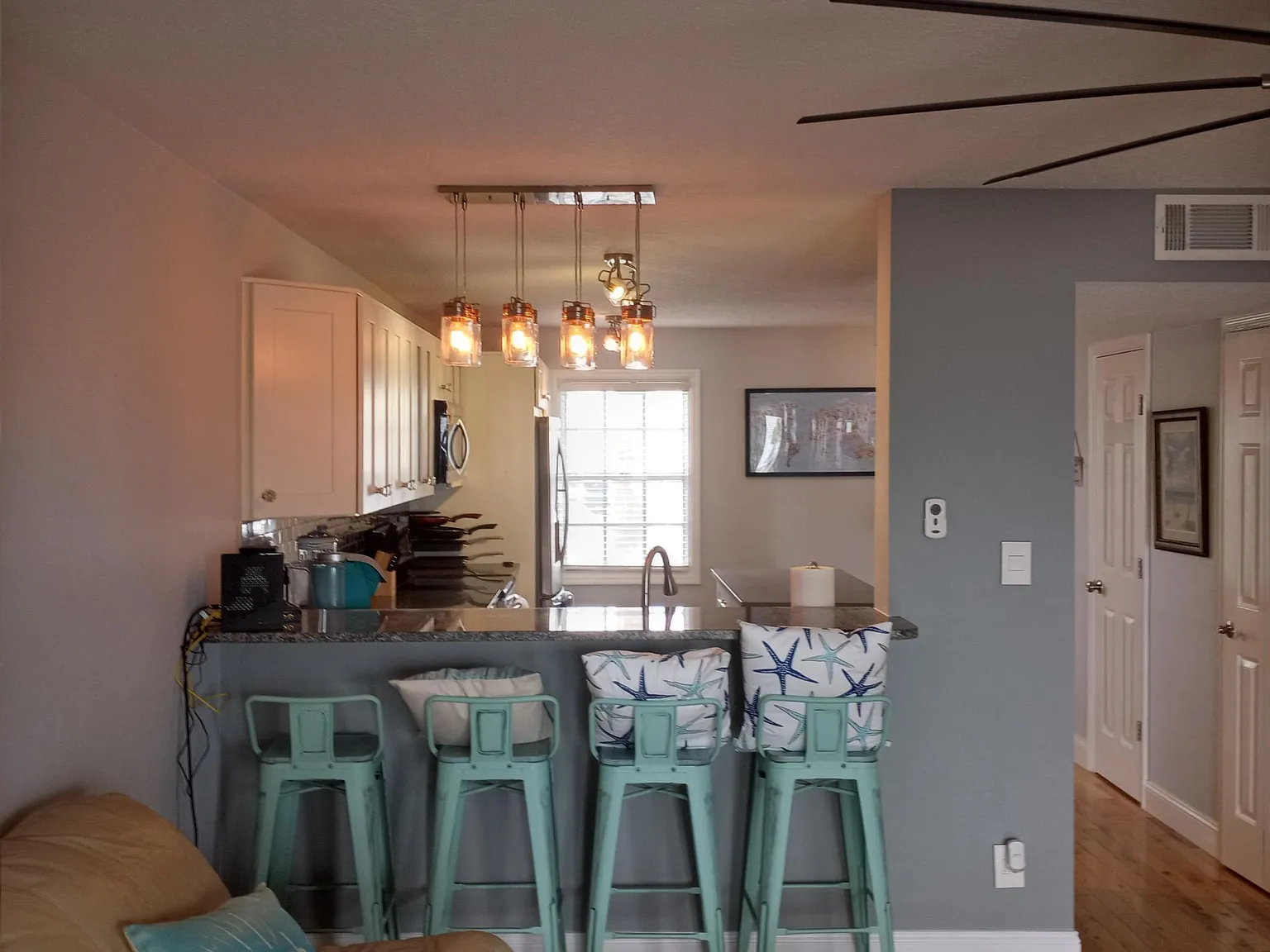 2 bed, 1.5 bath, 1022 sqft, $3,900 — Photo 3