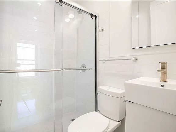 5th image of 309 E 75th St APT 27