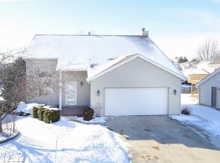 13 Holder Way, Bloomington, IL 61704