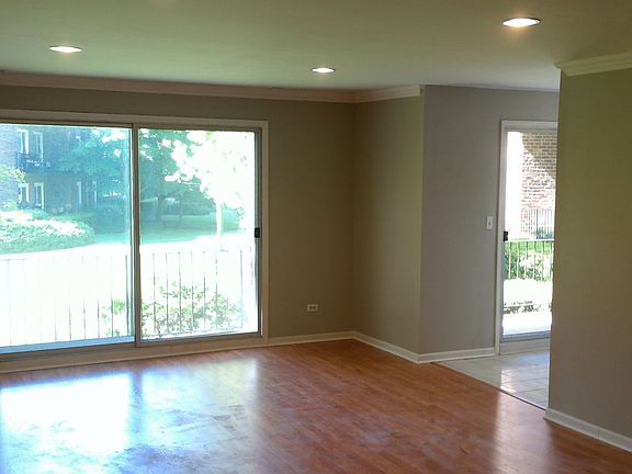 2nd image of 1230 N Western Ave APT 105