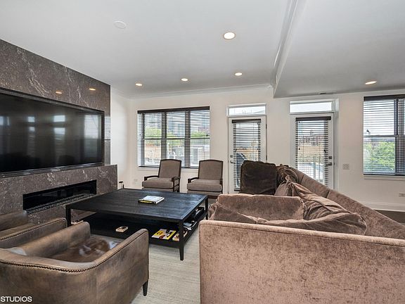 5th image of 1515 N Wells St APT 5B