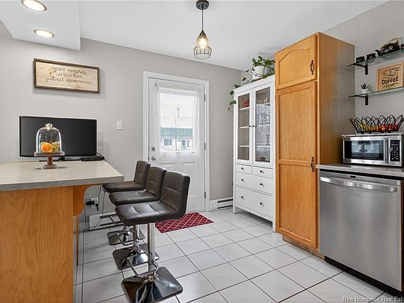 4th image of 270 Westbrook Cir