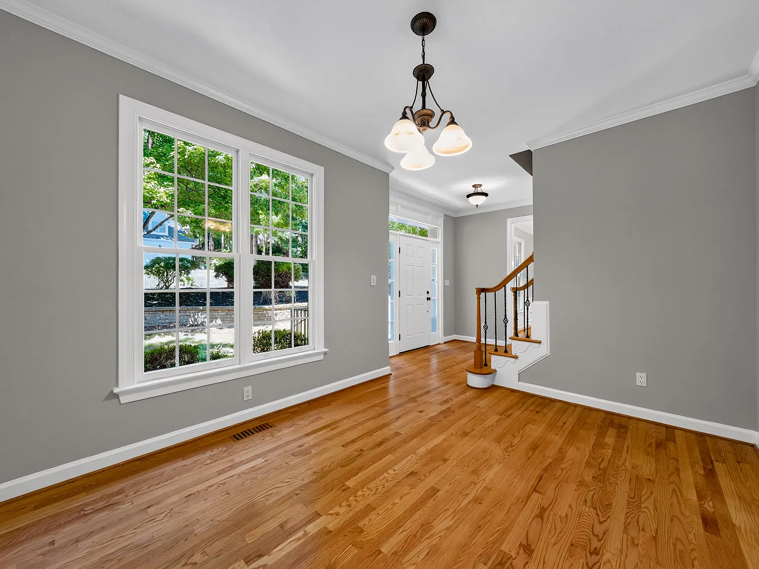 4 bed, 2.5 bath, 2483 sqft, $2,900 — Photo 4