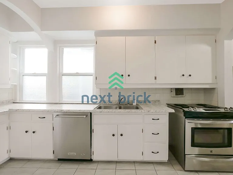 3615 Colby Ave — Photo 8