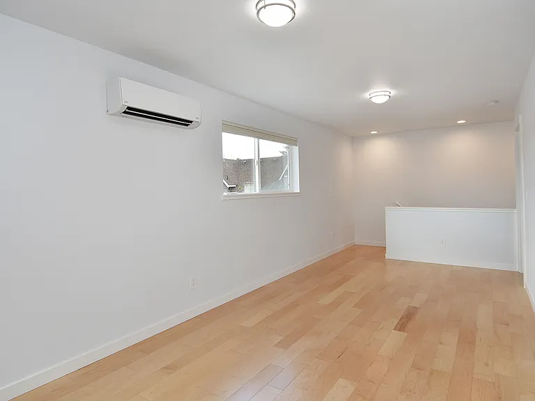 713B 27th Ave — Photo 5