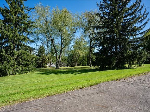 5th image of Hillport Dr SW