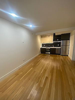 2nd image of 204 Linden Blvd #2E