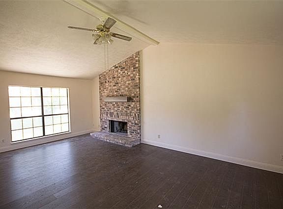 5th image of 514 Rosewood Ln