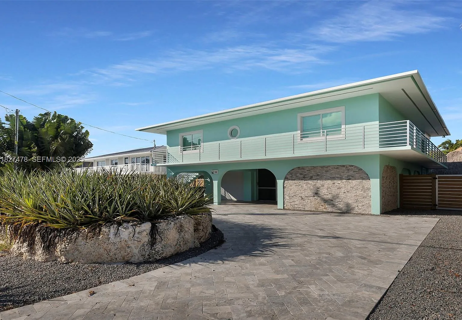 Plantation Island — Photo 4