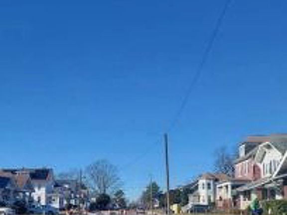 Exterior Neighborhood (street photo)