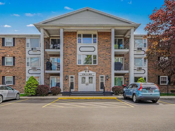 7500 Boulder Bluff Dr APT 9, Jenison, MI 49428