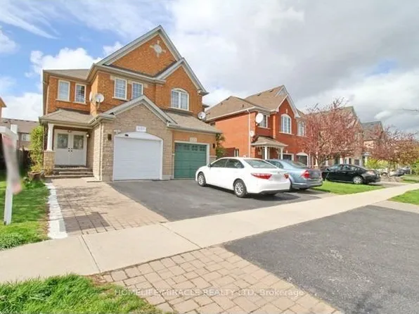 3157 Bentley Dr, Mississauga, ON L5M 6V8