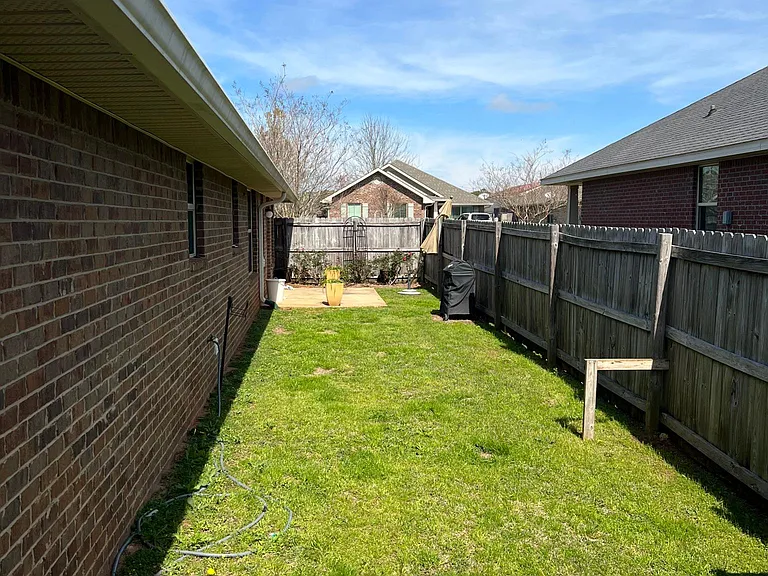 414 Ellington Ave — Photo 11