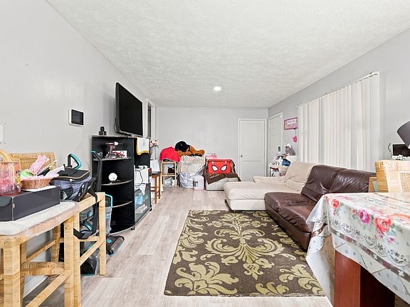 4th image of 2048 N Goodlet Ave