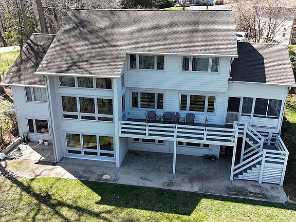 3rd image of 2400 Vern Rd