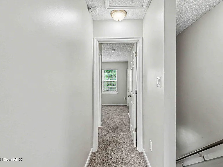 103 Meadowbrook Ln — Photo 18