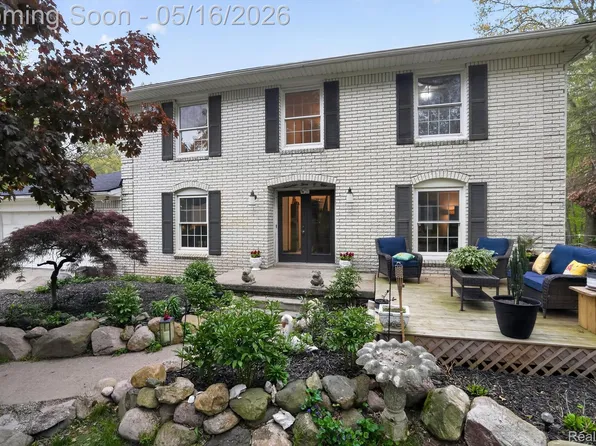 17301 Donohue Rd, Pinckney, MI 48169