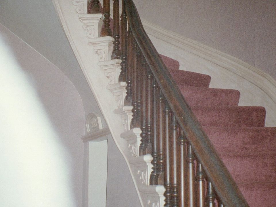 3 story oval w/ coffin niche