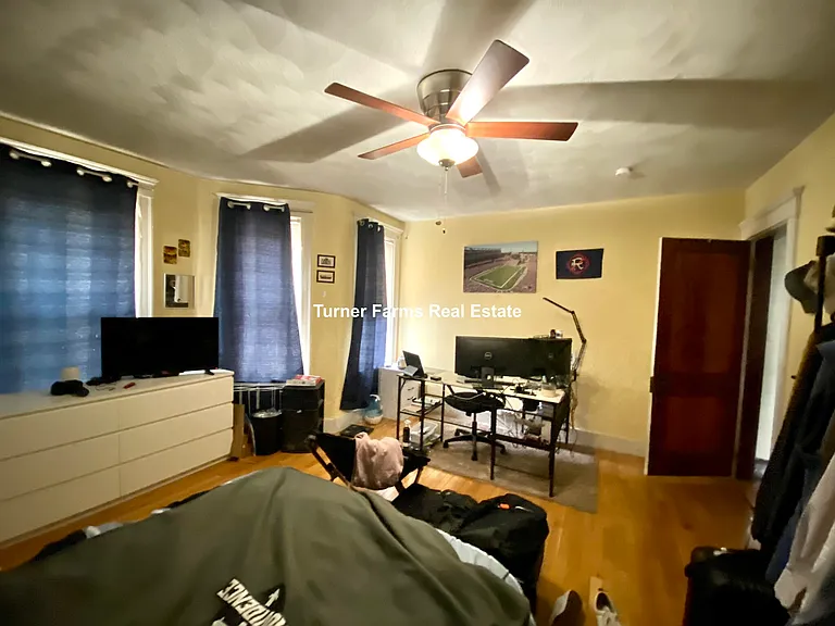 221 Holland St #2R — Photo 32