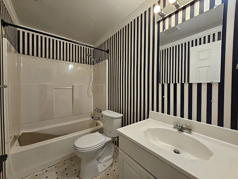 450 Eastbourne Way — Photo 26