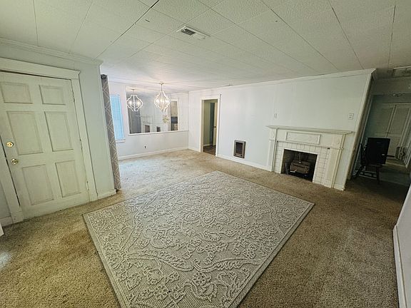 4th image of 105 Iris Ave