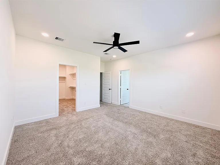 16575 Oasis Glade Dr — Photo 32