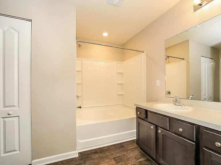 3586 Derby Forest Dr — Photo 12