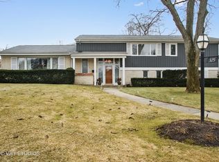325 Hastings Ave, Highland Park, IL 60035