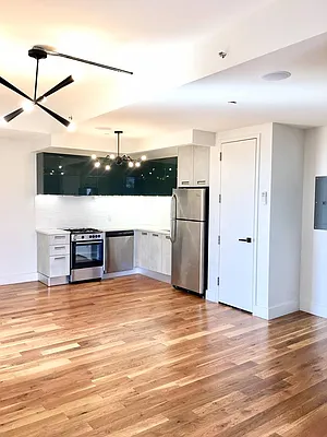 Rented by Manhattan Management LLC | media 20