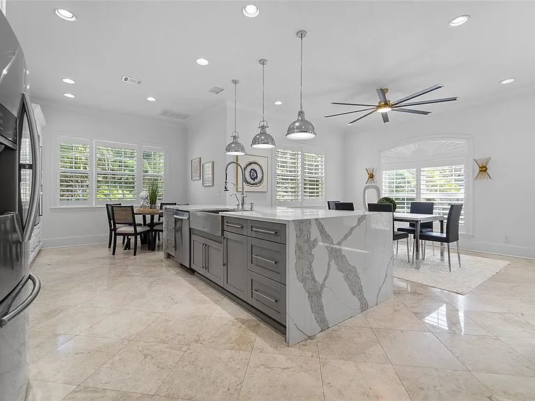 4802 W Beachway Dr — Photo 5