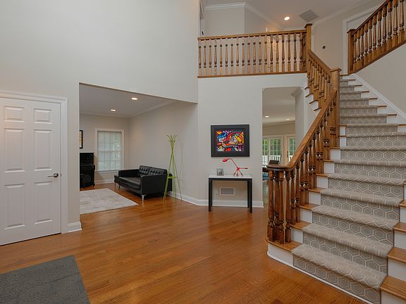 3rd image of 62 Hillair Cir