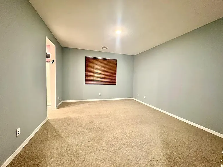 1325 S 223rd Dr — Photo 8