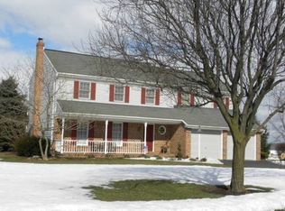 111 Joy Ave, Leola, PA 17540